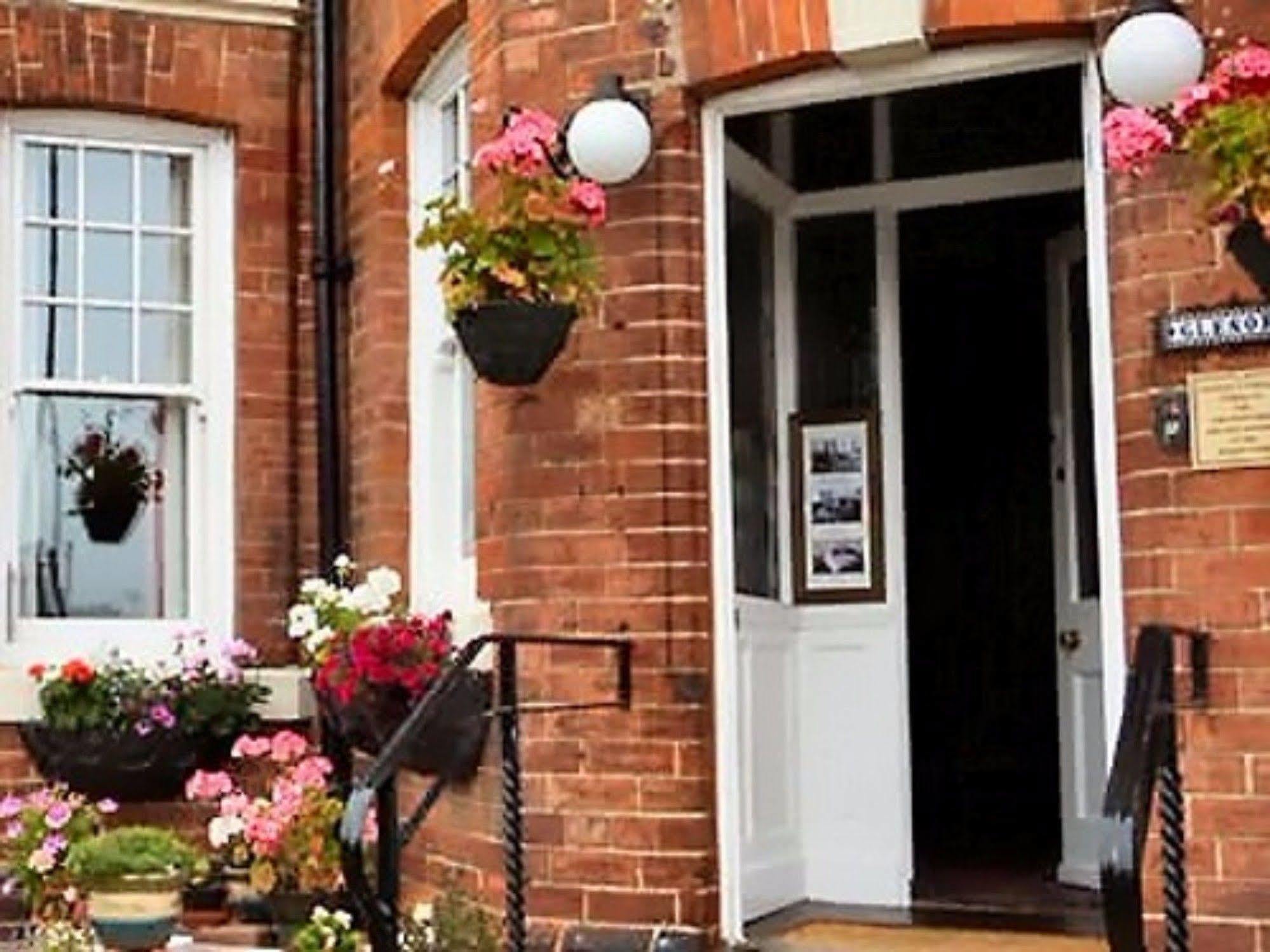 Glenora Guest House Whitby Extérieur photo